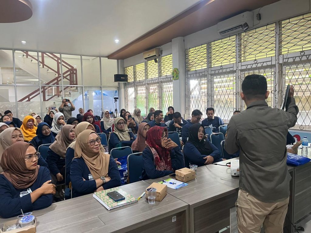 Pegiat Literasi dan Pengelola Perpustakaan di Singkawang Antusias Ikuti Bimtek Membaca Nyaring